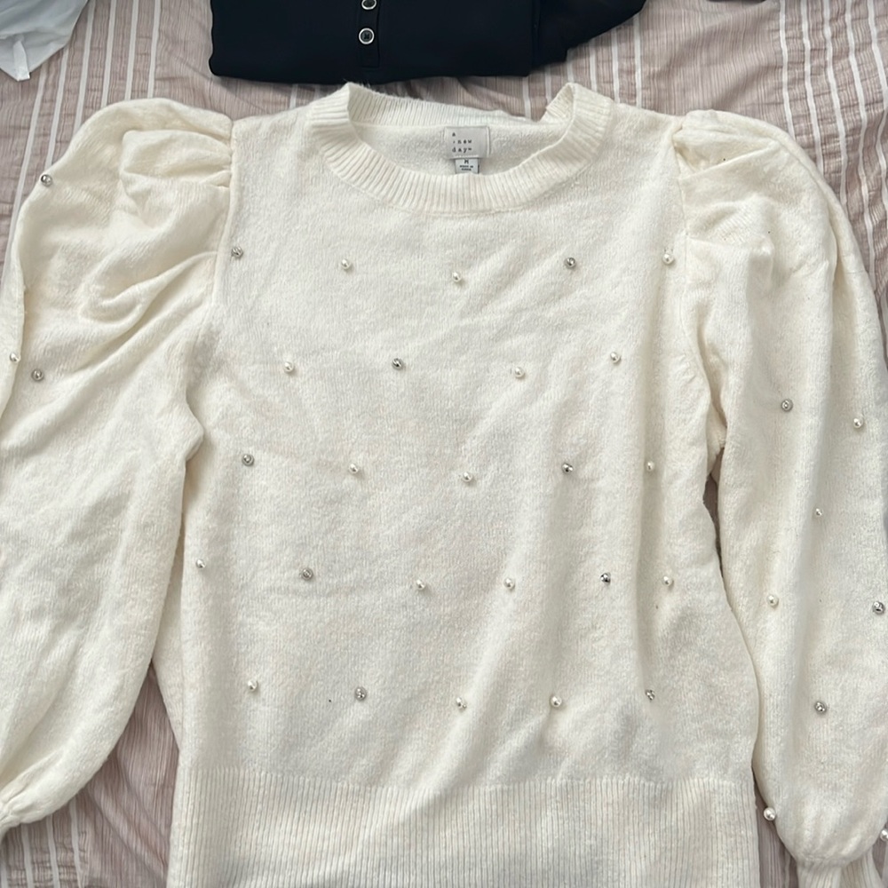 A new day pullover size M
